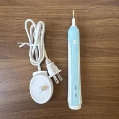 Oral-B ブラウン 電動歯ブラシ本体　充電器付き