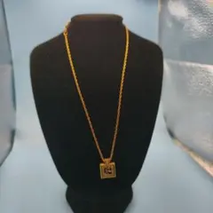 Nina Ricci ゴールドメタル ネックレス