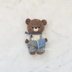 羊毛フェルト　ハンドメイド　くまさんブローチ　みずいろバック