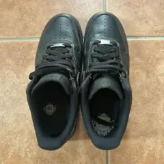 NIKE AIR FORCE 1 ブラック スニーカーのサムネイル