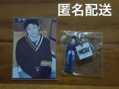 ウジ　HOLIDAY フォトカード　42 POPUP カプセルトイ　アクキー