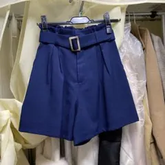 ネイビー ベルト付き ショートパンツ