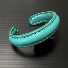 牛　革　手縫いで作ったバングル