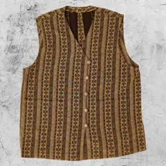 エスニック柄 ベスト ジレ 総柄 ブラウン系 前開き ボタン ノースリーブ