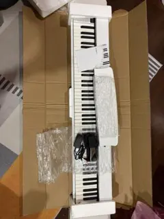 88鍵盤　電子ピアノ　CARINA ホワイト　スタンド　椅子付き　ほぼ未使用のサムネイル