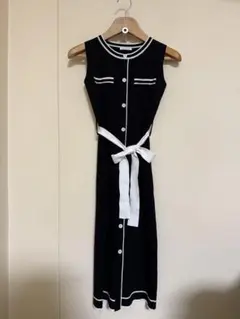 ノースリーブ黒ニットワンピースのサムネイル