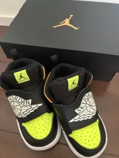 キッズ　Jordan スカイジョーダン スニーカー13cmのサムネイル