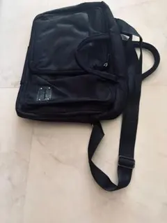 Guy Laroche ブラック ショルダーバッグ