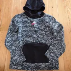 120サイズ　ナイキ　パーカー　スウェット　黒　総柄