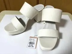 【新品タグ付】ESPERANZA ホワイトサンダル 夏　M 9cmヒール