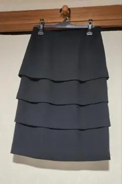 TAKEO NISHIDA　タケオニシダ　黒スカートのサムネイル