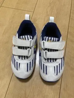 アシックス スニーカー 16cm 白とネイビーストライプ