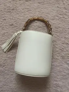 値下げ‼️バンブーハンドル バケットバッグ ホワイトのサムネイル