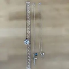 十字架型　ストーン付き　ネックレス