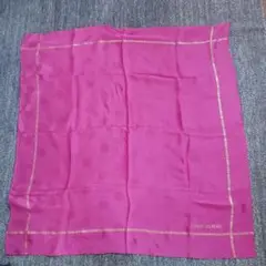 ピンク スカーフ