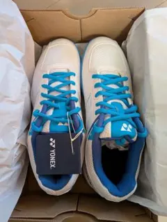 【新品】バドミントンシューズ25.5