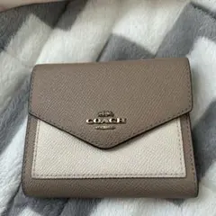 COACH ベージュ 三つ折り財布