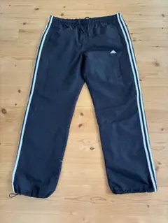 【90s old 】トラックパンツMジャージ　成田凌y2k万国タグ 90s 万国旗タグ adidas ヴィンテージナイロンパンツ ブラック - メルカリ