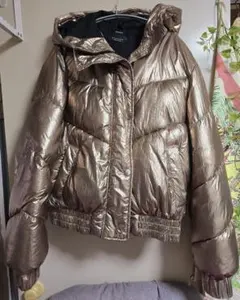 Bershka メタリックゴールド ダウンジャケット Mのサムネイル