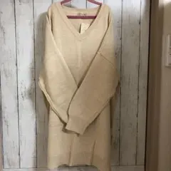 新品！サマンサモスモス　Vネックロングプルオーバー　ニットセーター