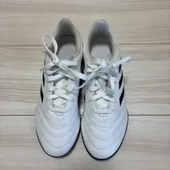 アディダス　ジュニアサッカートレーニングシューズ サイズ22.5