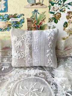 フランスアンティークリネン*イニシャル刺繍クッションカバー*レース