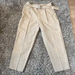 ベージュ スラックス