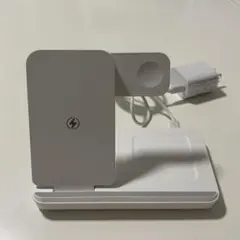 ワイヤレス充電器 ホワイト コンパクト　スマホ　充電器