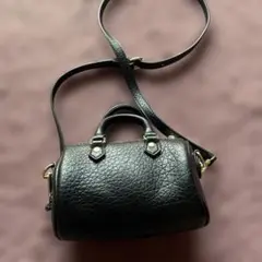ブラックハンドバッグ