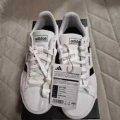 adidas スニーカー DAILY 3.0