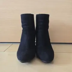 ダイアナ 　ブラック　スエード　ショートブーツ　21.5センチ(滑り止め付き)