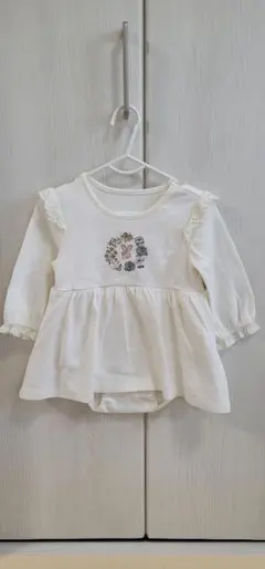 mamaraku ウサギ刺繍のホワイト長袖ロンパース