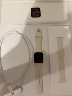 【美品】Apple Watch SE3 GPS 40mm スターライト 即日発送