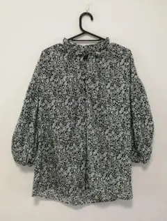 GU プリントフリルネックペザントブラウス七分袖 L