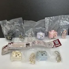 ジルスチュアート　ミニブローチバニティキーホルダー2 ガチャ　コンプ
