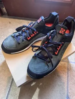 Item thumbnail for item d84fd01d-7752-4708-8743-f53656cdc036