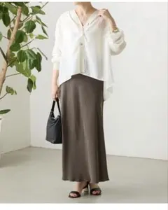 新品タグ付】BEARDSLEY バックテールスカート アイボリー インナー付き