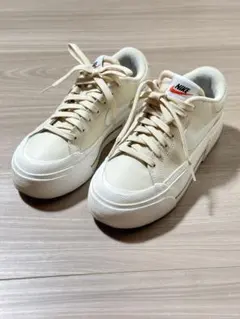 Nike スニーカー クリーム
