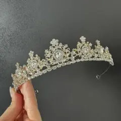 ウエディング　ティアラ
