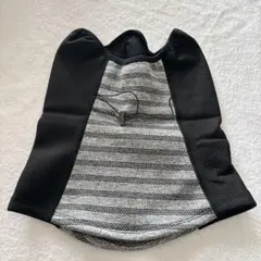 フード付きネックウォーマー 黒とグレーのストライプ