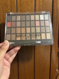新品未開封　MAKEUP LABOSOPHY 36色アイシャドウパレットのサムネイル