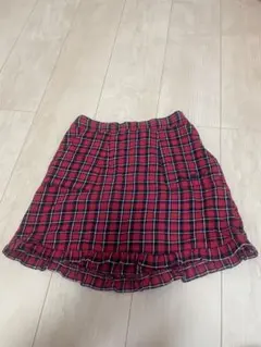 赤と黒のチェック柄フリルスカート