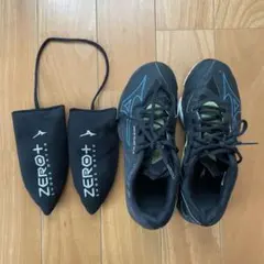 ミズノWaveCLAWバドミントンシューズ24cm ZERO+シューズドライヤーのサムネイル