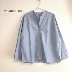 STUNNING LURE スタニングルアー　長袖ブラウス　長袖シャツ　ブルーのサムネイル
