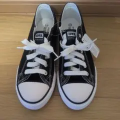 新品未使用タグ付きスニーカー　サイズ25.5cm