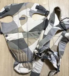 ベビービョルン　ベビーキャリア　mini ミニ　コットン　カーキ