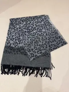 レオパード柄ストール グレー系 フリンジ付き　マフラー　ヒョウ柄
