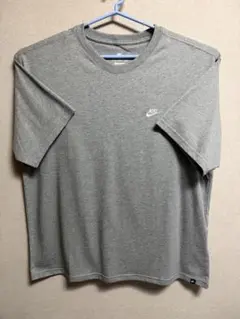 [ NIKE The Nike Tee グレー XLサイズ ]のサムネイル