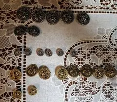 昭和レトロボタン　24個　金属製ゴールド、シルバーボタン