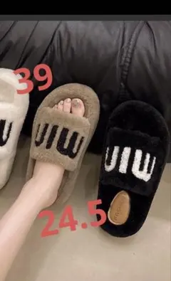 新品　39 24.5cm モカ　ベージュ　ロゴ　ファーサンダル　厚底　スリッパ